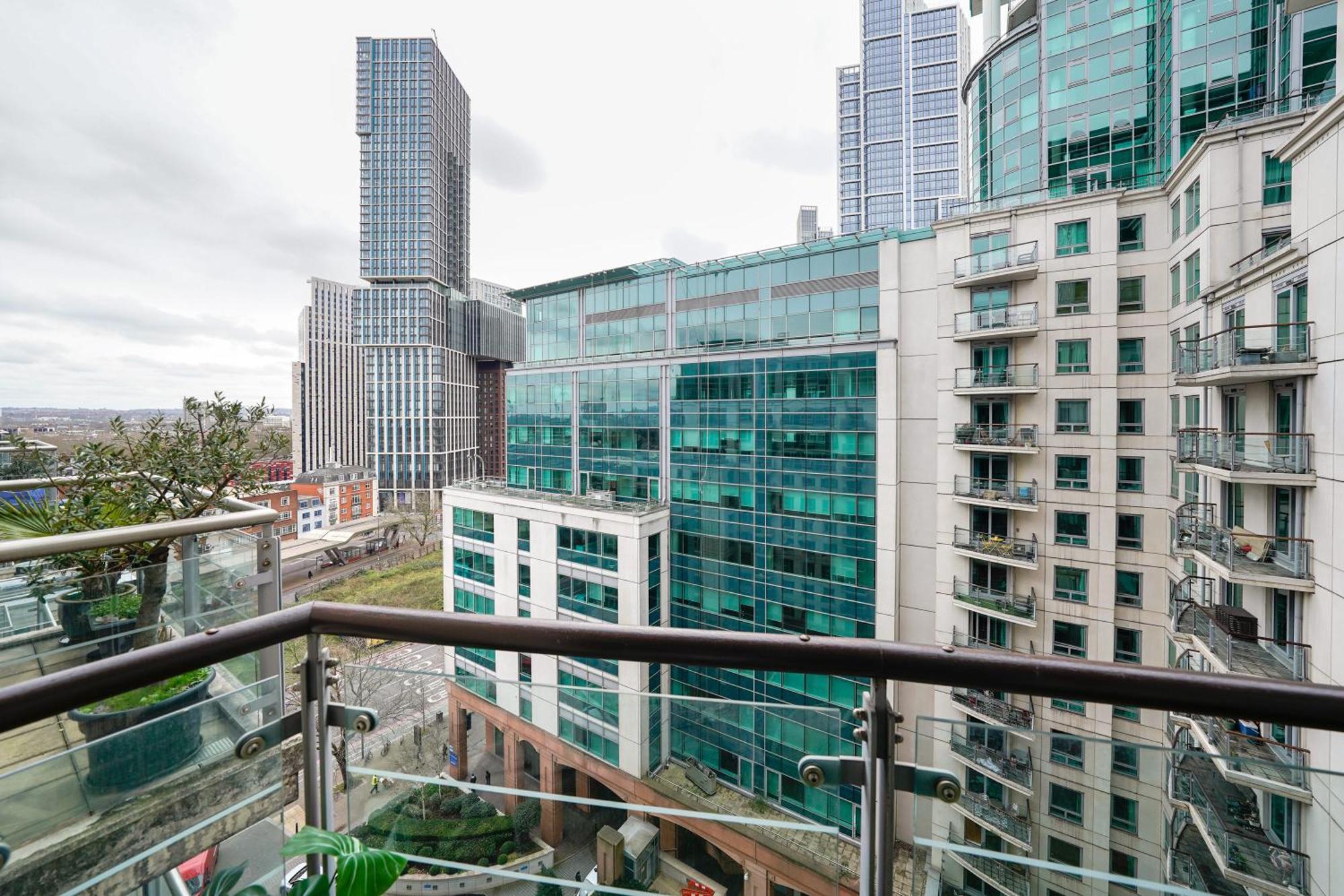 St George Wharf Apartment London Exterior photo